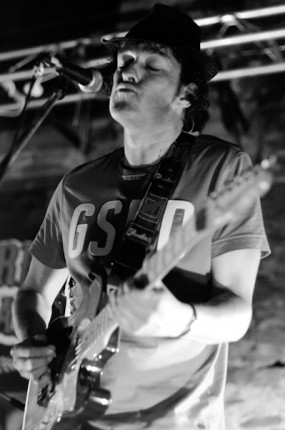 Mike Lattrell - Saint Iziare Blues festival 2011