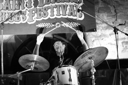 Mike Lattrell - Saint Iziare Blues festival 2011